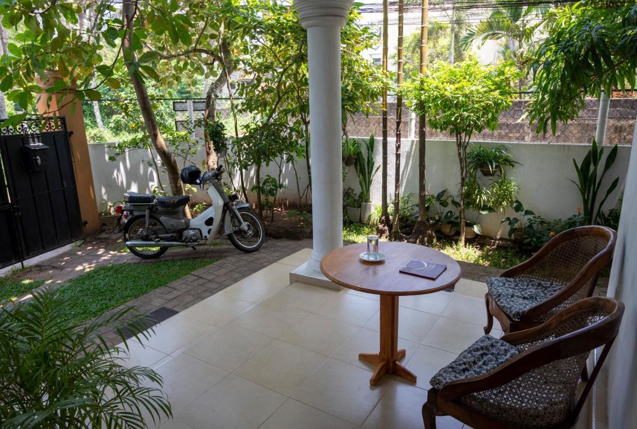 The Tourist Balcony Appartement Negombo Buitenkant foto